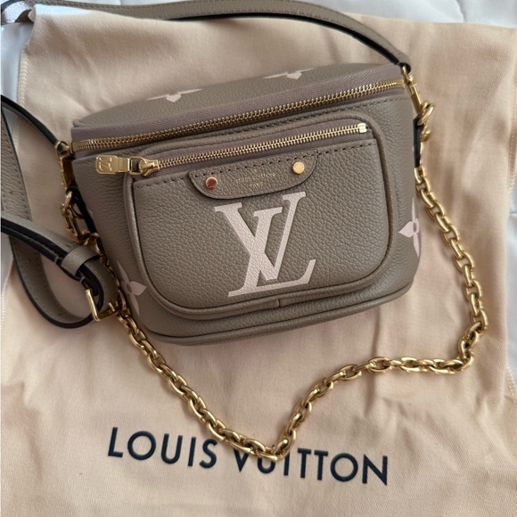 Louis Vuitton mini bumbag - Picture 5 of 7